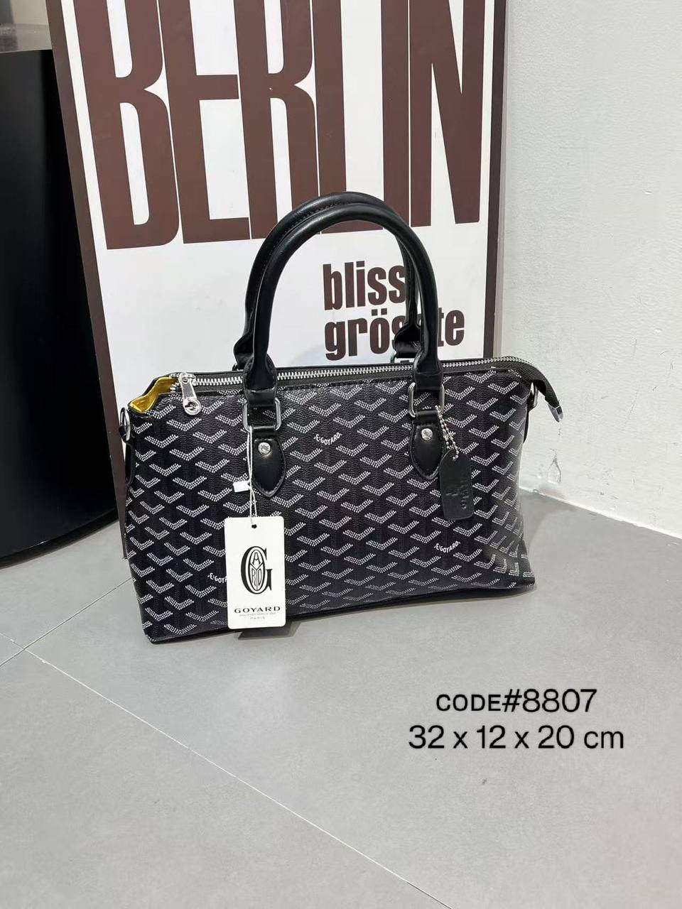 GOYARD sᴀᴛᴄʜᴇʟ
ᴛᴏᴘ ʜᴀɴᴅʙᴀɢ
ɢᴏʏᴀʀᴅɪɴᴇ ᴄᴀɴᴠᴀs
ɪᴄᴏɴɪᴄ ᴄʜᴇᴠʀᴏɴ ᴘᴀᴛᴛᴇʀɴ
ᴡɪᴛʜ ʟᴏɴɢ ʙᴇʟᴛ sᴛʀᴀᴘ
sɪᴢᴇ: 32 cm

75 dhs✅

Zain31
♥️♥️♥️