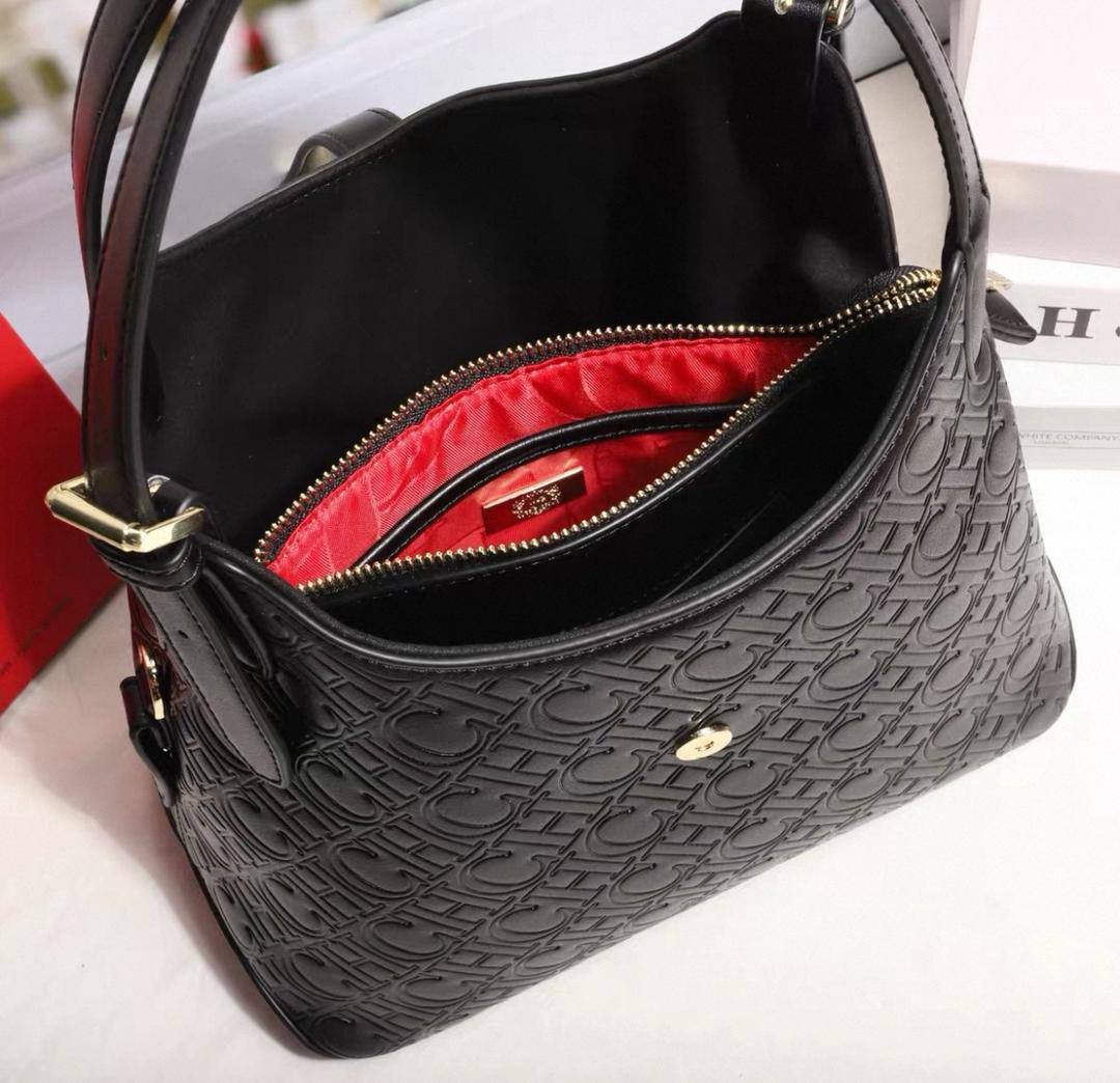 CH
100 dhs🪙

Good quality 
with box
🎁🎁🎁

Zain39
♥️♥️♥️