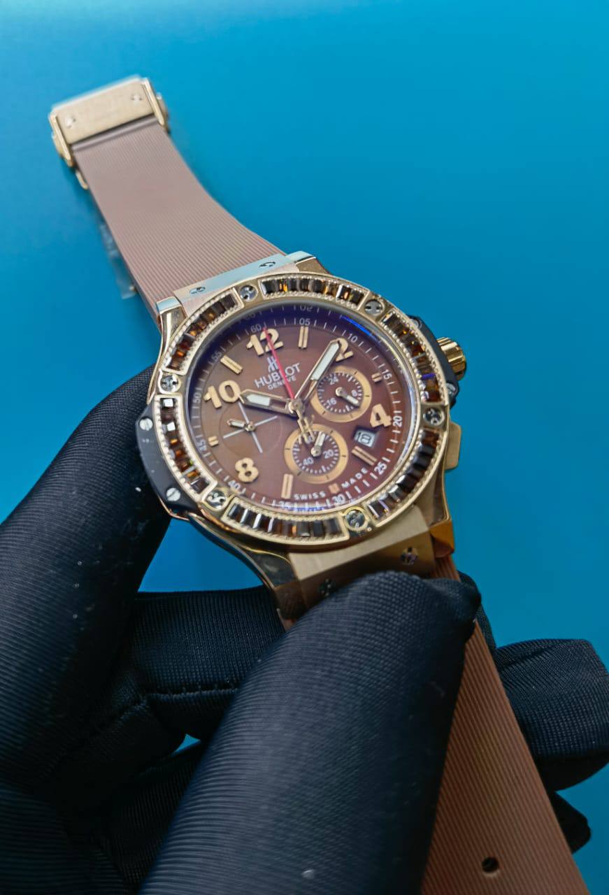 Hublot Ladies
230 dhs🪙🌨️

Zain25
♥️♥️♥️