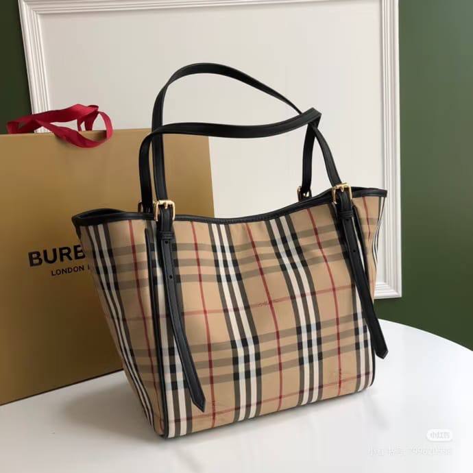 Burberry -  Balenciaga
Gucci - Tory Burch
Master
190 dhs🪙🌺

Zain10
♥️♥️♥️