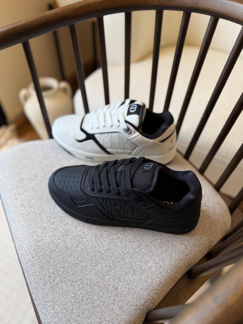 DIOR 
*AAA quality*
*size:40 to 46*
450 dhs🇦🇪🇦🇪

Zain185
♥️♥️♥️