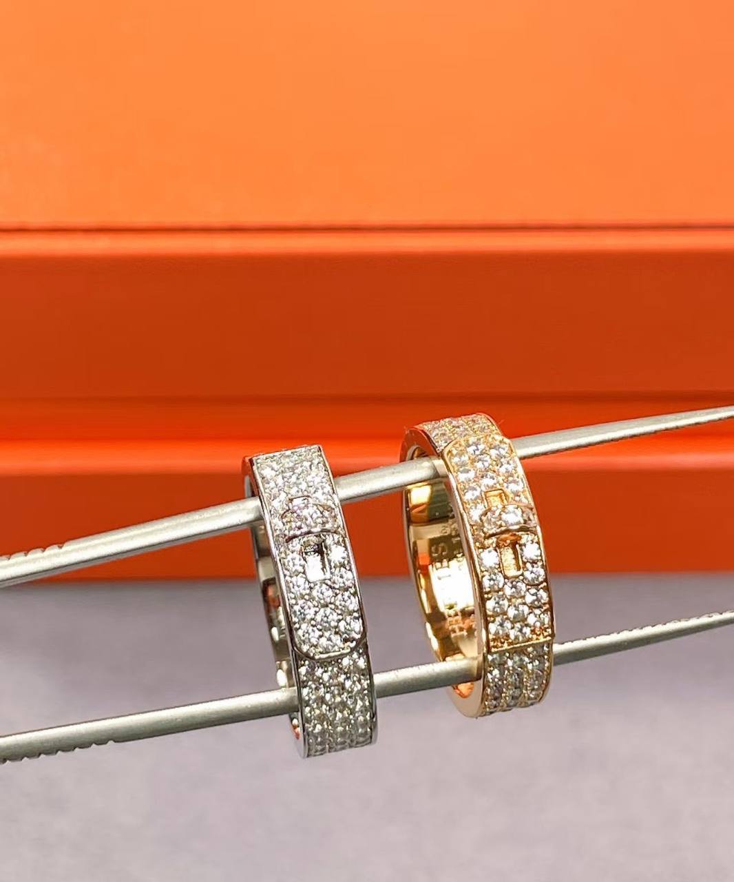 Hermes ❤️‍🔥*
Ring 💍 
Available size 👇
6,7,8
Master quality 💯
With normal boxes 🗃️ 
50 dhs✅
With master box 📦 
60 dhs✅

Zain216
♥️♥️♥️