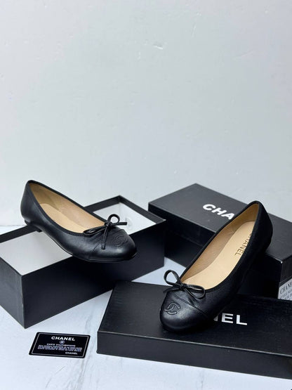 CHANEL

SIZE 36-41
105 dhs💓

Zain21
♥️♥️♥️