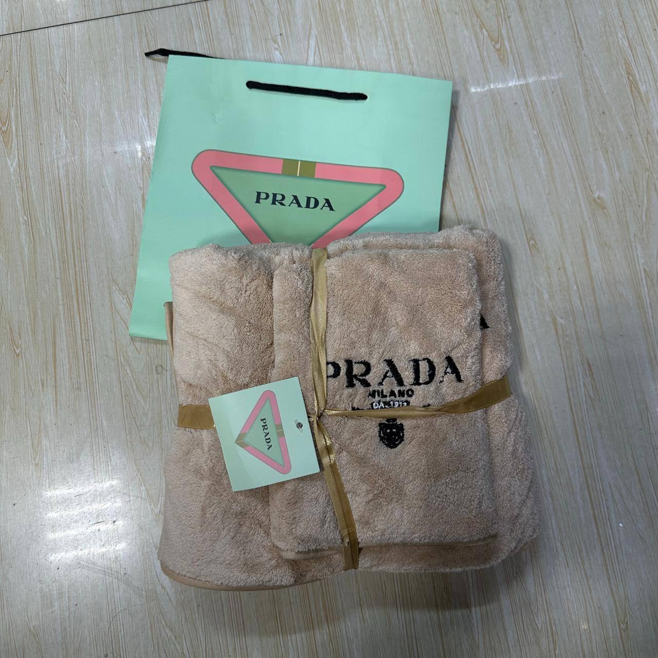 Towel one set
 with paper bag 
45 dhs💓

Zain295
♥️♥️♥️