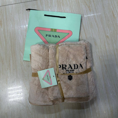 Towel one set
 with paper bag 
45 dhs💓

Zain295
♥️♥️♥️