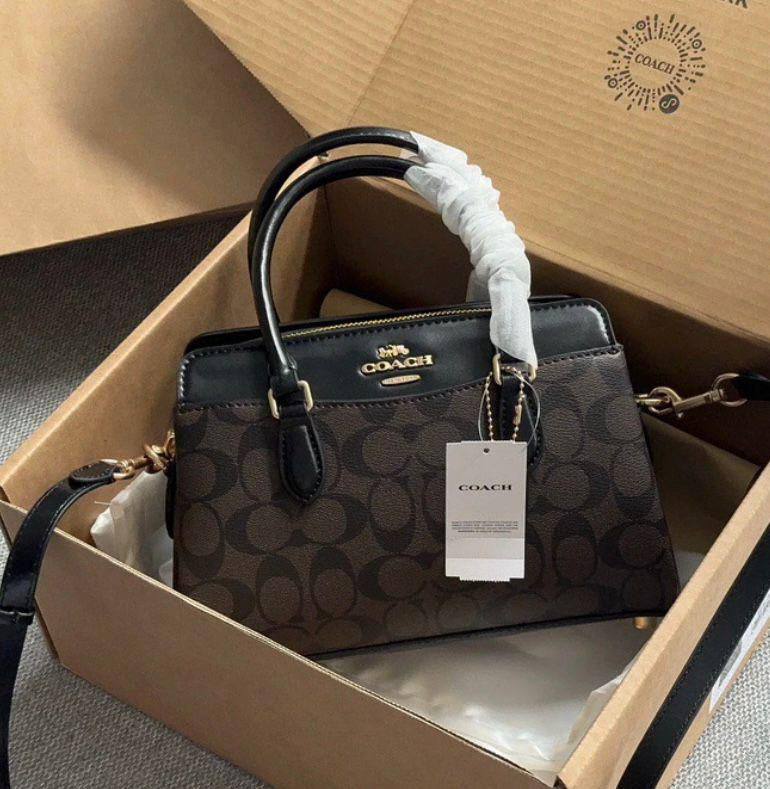 COACH 
NEW CAME 
GOOD QUALITY  
100 dhs✅

Zain39
♥️♥️♥️