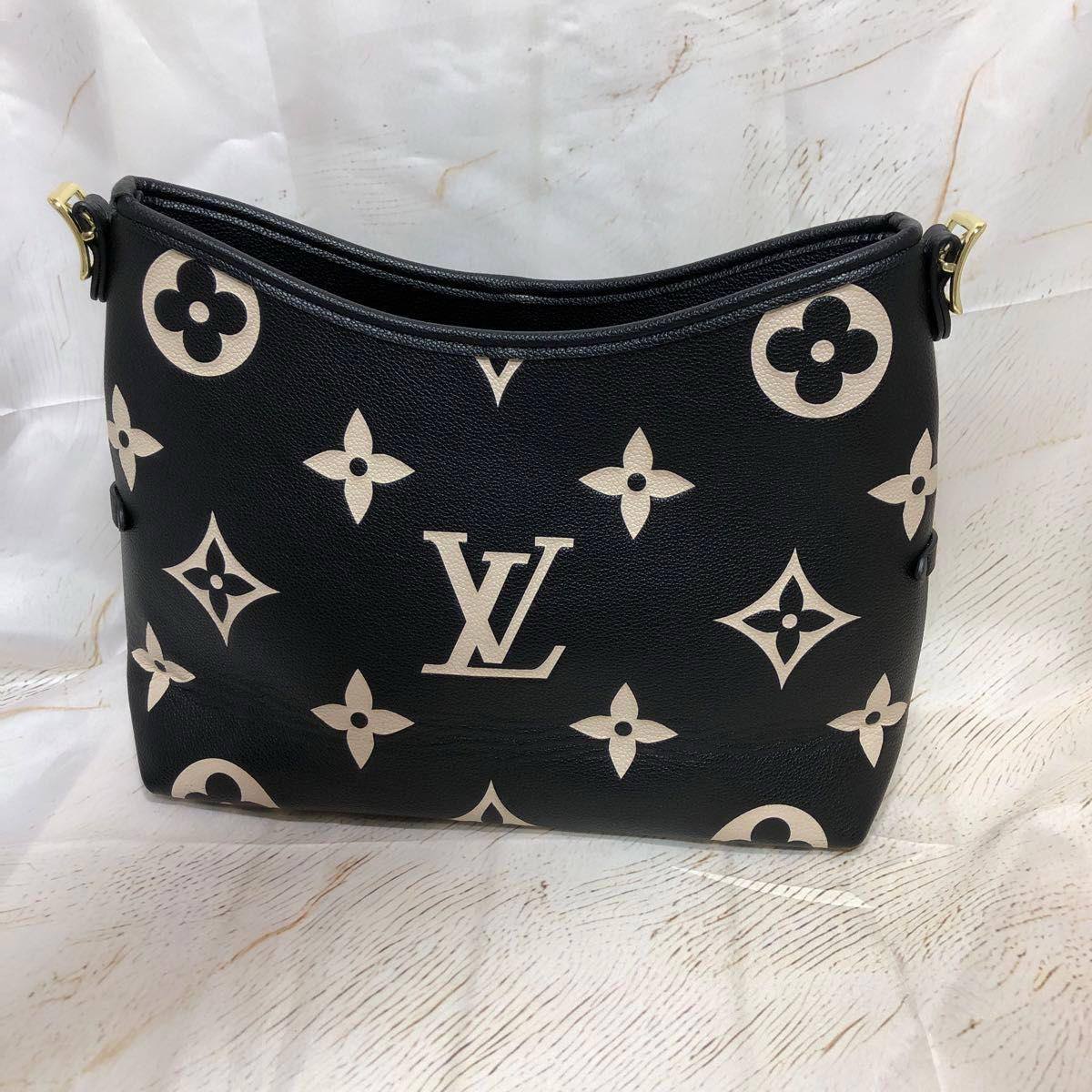 LV

with box
🎁🎁🎁

90 dhs✅

Zain72
♥️♥️♥️