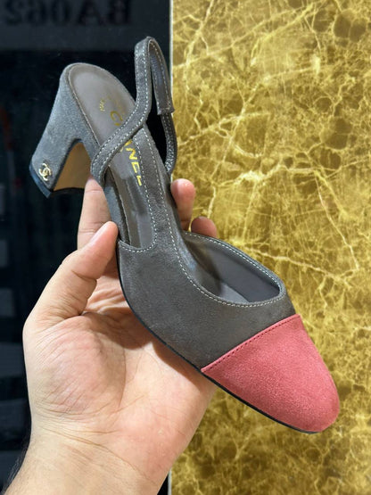 Chanel 

size 36 to 41

110 dhs🪙💕

Zain103
♥️♥️♥️