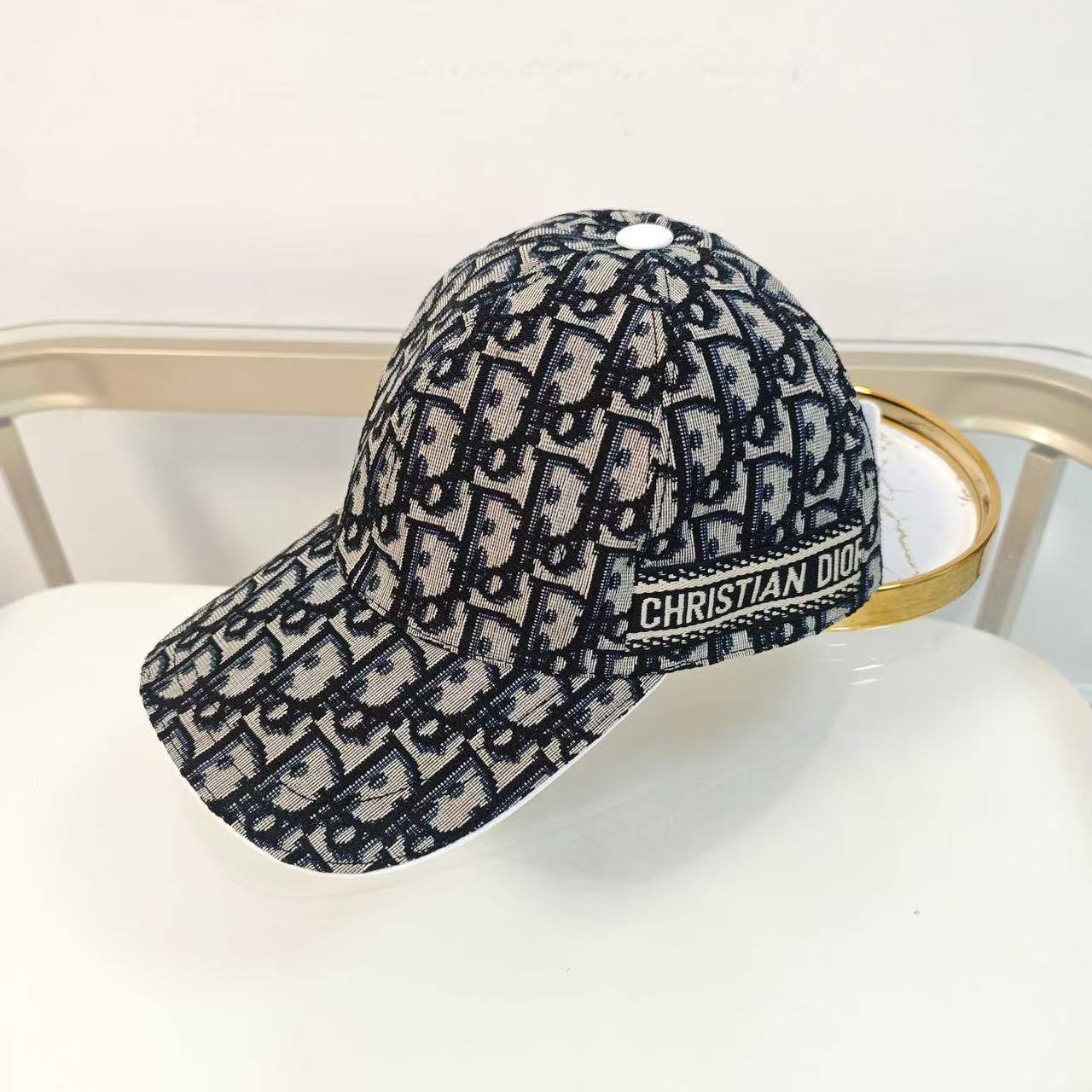 Cap Dior 
Master Quality
130 dhs✅

Zain33
♥️♥️♥️