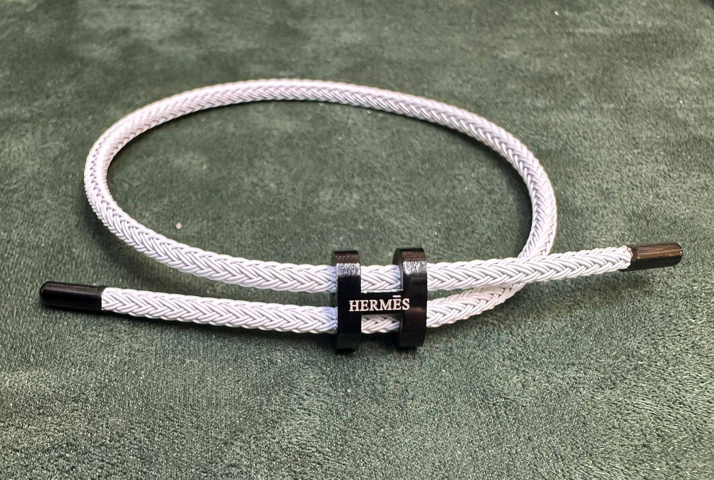 Hot moving 🔥🔥🔥 
Hermes UNISEX Bracelet. 
Water proof 💦💦💦
30 dhs❣️

Zain243
♥️♥️♥️