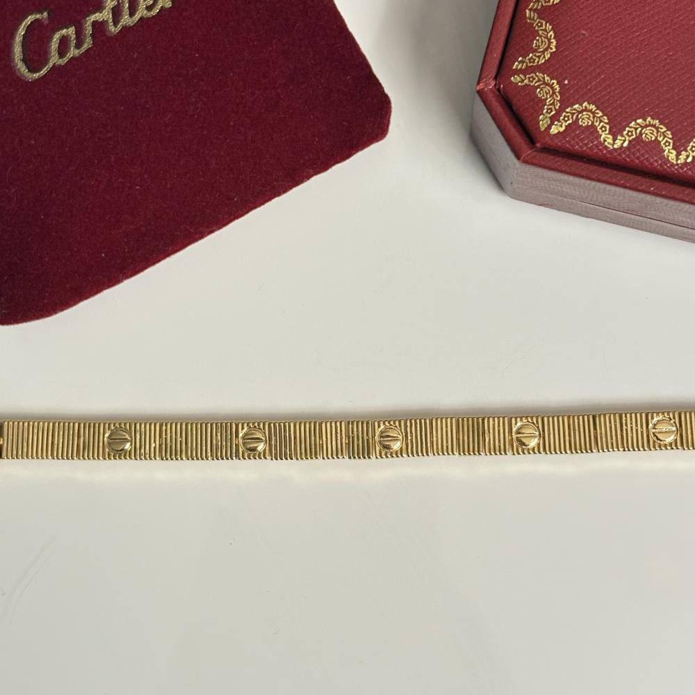 Cartier 🦋*
Bracelet 💥
Non tarnish 💯
With normal boxes 📦 
65 dhs🪙🌨️
With master box 🗃️ 
110 dhs🪙🌨️

Zain216
♥️♥️♥️