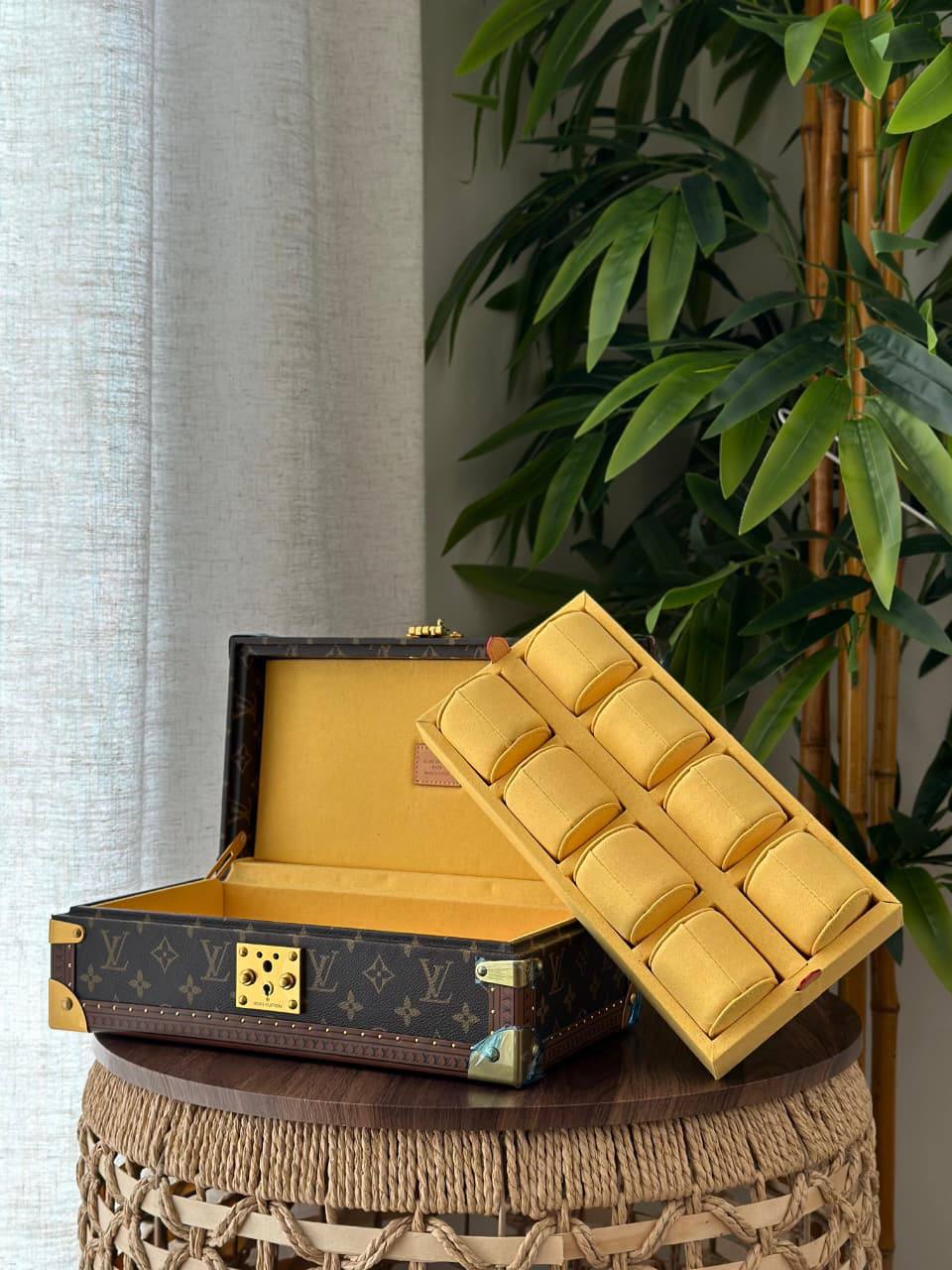 LOUIS VUITTON 
*❗️WATCH BOX❗*
*SUPER MASTER QUALITY ❗*
950 dhs✅
*WITH  PAPERBAG❗*

Zain267
♥️♥️♥️