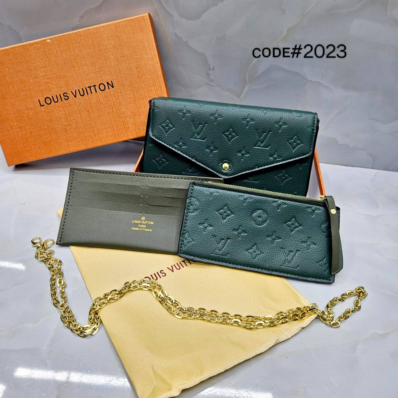 LV
ғᴇʟɪᴄɪᴇ́ ᴘᴏᴜᴄʜᴇᴛ 3ɴ1
ᴍᴀᴛᴛᴇ ʟᴇᴀᴛʜᴇʀ ᴍᴀᴛᴇʀɪᴀʟ
ɢᴏʟᴅ ᴄʜᴀɪɴ ʜᴀʀᴅᴡᴀʀᴇ
sɪᴢᴇ : 22 cm
ᴡɪᴛʜ BOX
🎁🎁🎁

65 dhs🪙💕

Zain31
♥️♥️♥️