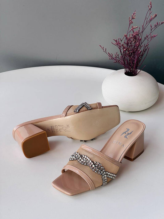 Gina 💛🖤
Size 36_41
Super high quality* 
450 dhs✅

Zain176
♥️♥️♥️