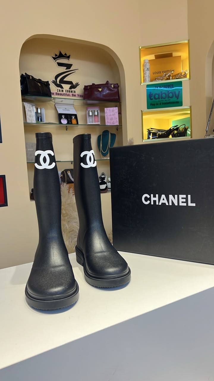 Chanel boots

size 36 to 40

170 dhs✅

Zain120
Zain103
♥️♥️♥️