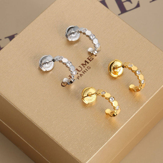 CHAUMET ❤️‍🔥*
Earring 🍁
Master quality 💯
With normal boxes 🗃️ 
50 dhs🇦🇪
With master box 📦 
125 dhs🇦🇪

Zain216
♥️♥️♥️