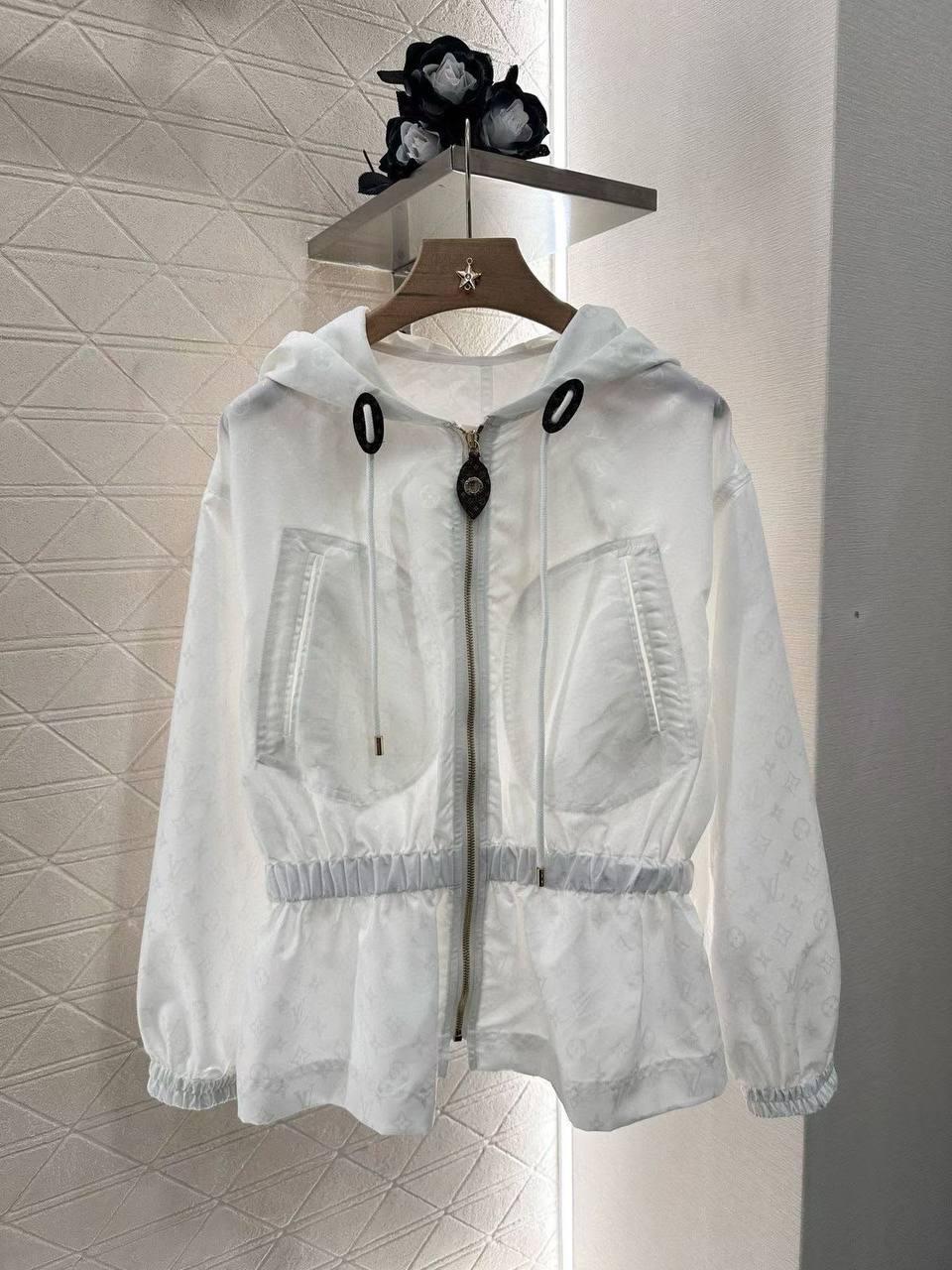 *New collections   
250 dhs🇦🇪
*good  quality  
*Sizes:S M L xl * 
*AVAILABLE NOW*🥰

Zain231
♥️♥️♥️