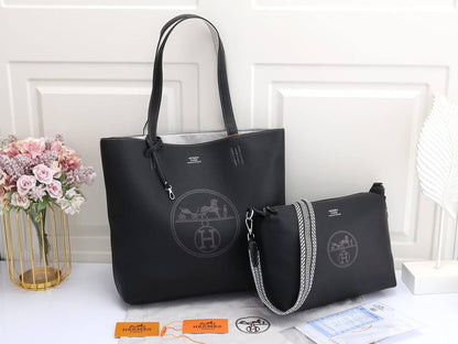 Hermes 
110 dhs🇦🇪🇦🇪

Zain235
♥️♥️♥️