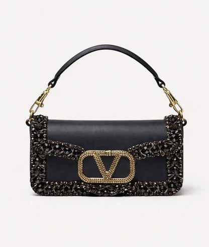 VALENTINO 
COPY ONE NEW CAME
 WITH BOX 
🎁🎁🎁

210 dhs✅
Size:25cm

Zain39
♥️♥️♥️