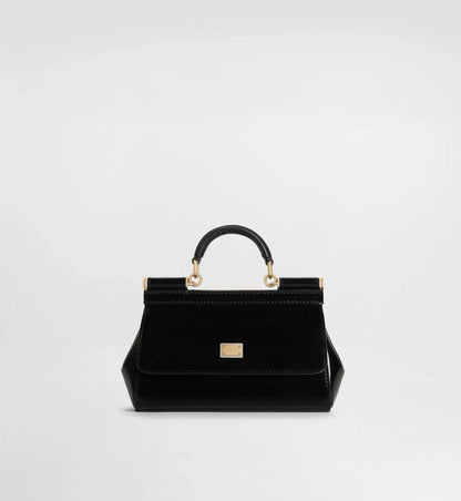 D&G
100 dhs✅
size：22cm
good-quality

with box

Zain35
♥️♥️♥️