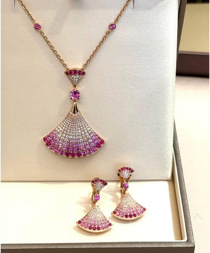 Bvlgari set* 🌷
Necklace 
Earrings 
*Master quality* 🍁

120 dhs🪙💚normal box 📦

Zain48
♥️♥️♥️