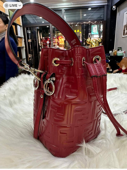 Fendi
good quality, 

comes with box, 🎁🎁🎁

size... 13*20 cm 
85 dhs💓

Zain12
♥️♥️♥️