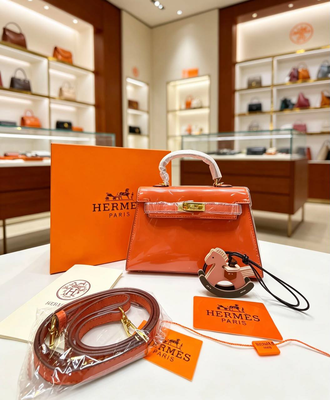 Hermes 
100 dhs✅
with box 
Good quality

Zain07
♥️♥️♥️