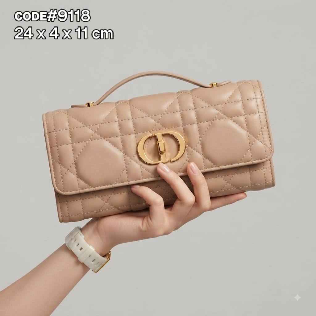 Dior
ᴄᴀʀᴏ ᴅɪᴏʀ ғʟᴀᴘ ᴄʟᴜᴛᴄʜ
ɪɴ ᴛᴏᴘ ʜᴀɴᴅʟᴇ ʙᴀɢ
ʜᴀs ʟᴏɴɢ ɢᴏʟᴅ ᴄʜᴀɪɴ  sᴛʀᴀᴘ
ɪɴ ᴛᴡɪsᴛ ʟᴏɢᴏ ʟᴏᴄᴋ 
sɪᴢᴇ: 24 cm
ᴡɪᴛʜ BOX

75 dhs🇦🇪🇦🇪

Zain31
♥️♥️♥️