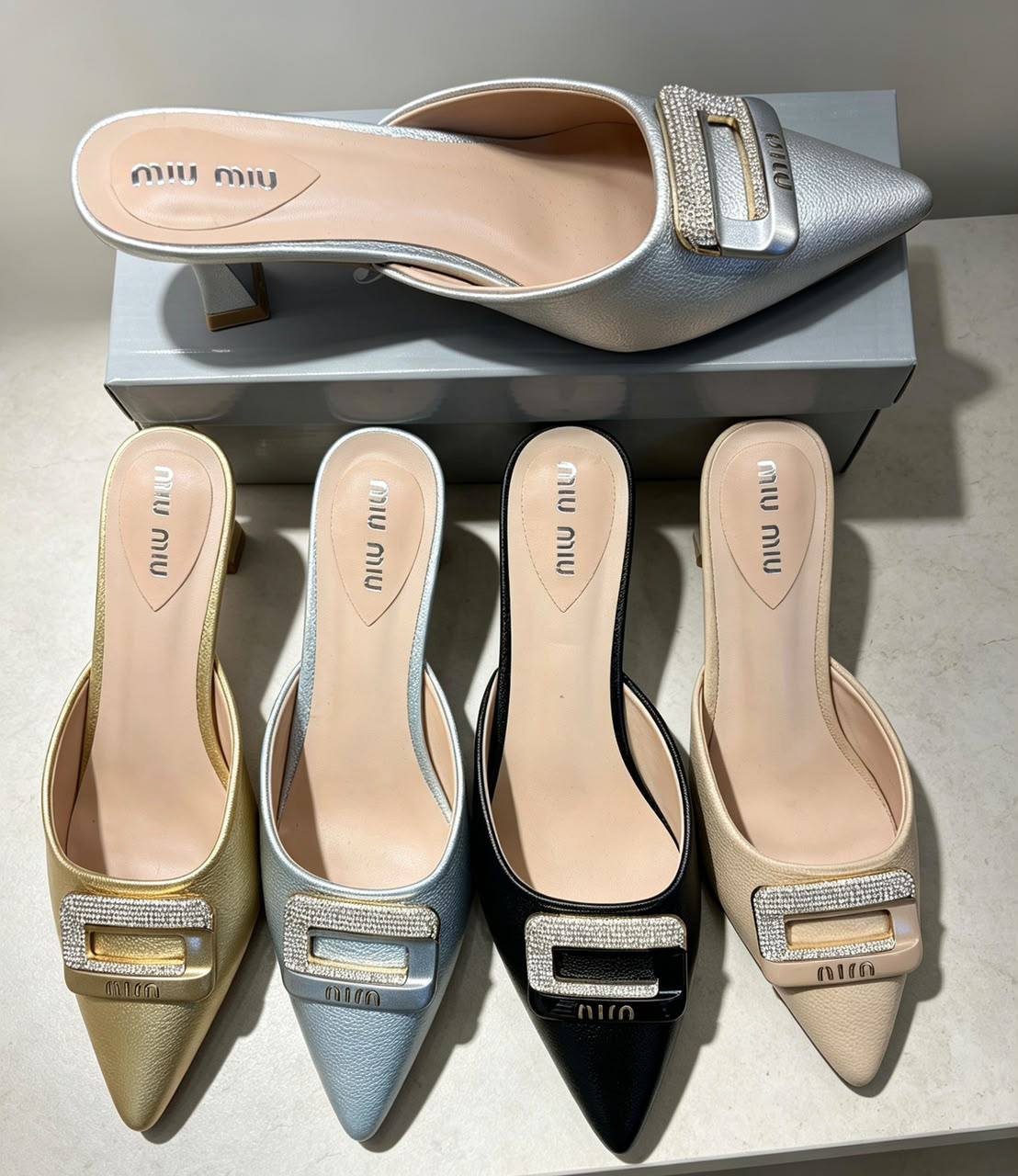 Chanel - Valentino - Miu Miu
size 36 to 41
75 dhs✅✅

Zain161
♥️♥️♥️