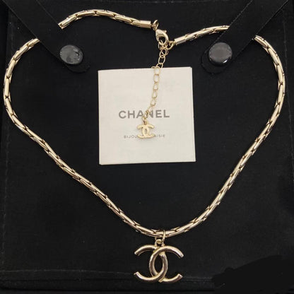 CHANEL❤️‍🔥*
Necklace 🦋
Master quality 💯
With normal boxes 📦 
50 dhs❣️
With master box 🗃️ 
60 dhs❣️

Zain216
♥️♥️♥️