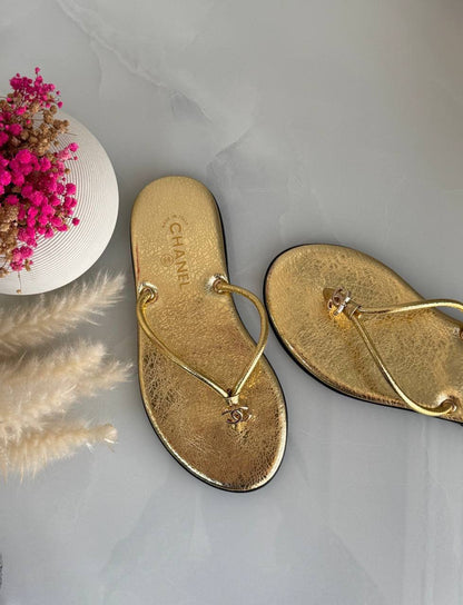 Chanel
*Vip quality*
*Size:36 to 41*
450 dhs✅

Zain113
♥️♥️♥️