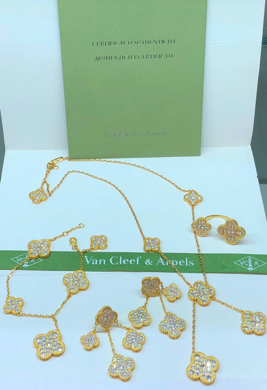 Vca set

260 dhs

Zain122
♥️♥️♥️