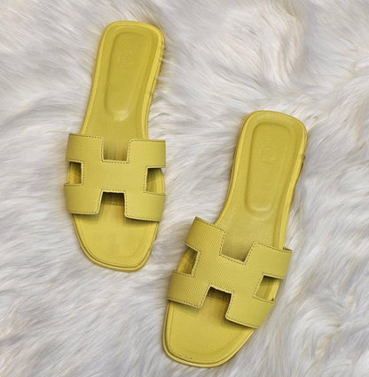 HERMES 
☘️ *SIZE  36  to 41 ☘️                                                                                                       
180 dhs✅

Zain224
♥️♥️♥️