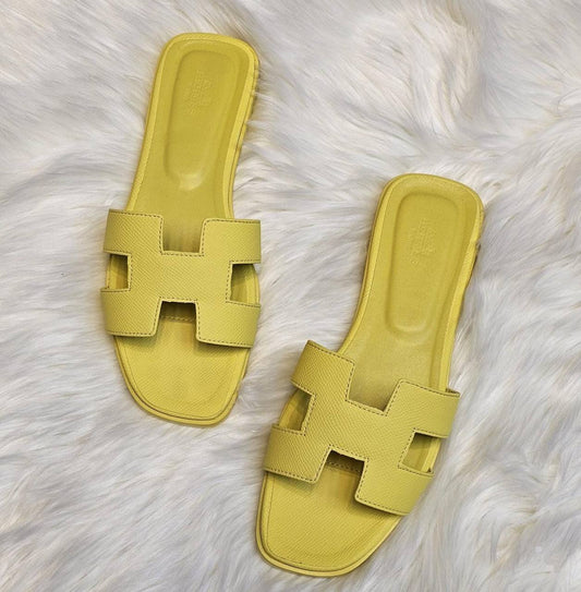 HERMES 
☘️ *SIZE  36  to 41 ☘️                                                                                                       
180 dhs✅

Zain224
♥️♥️♥️