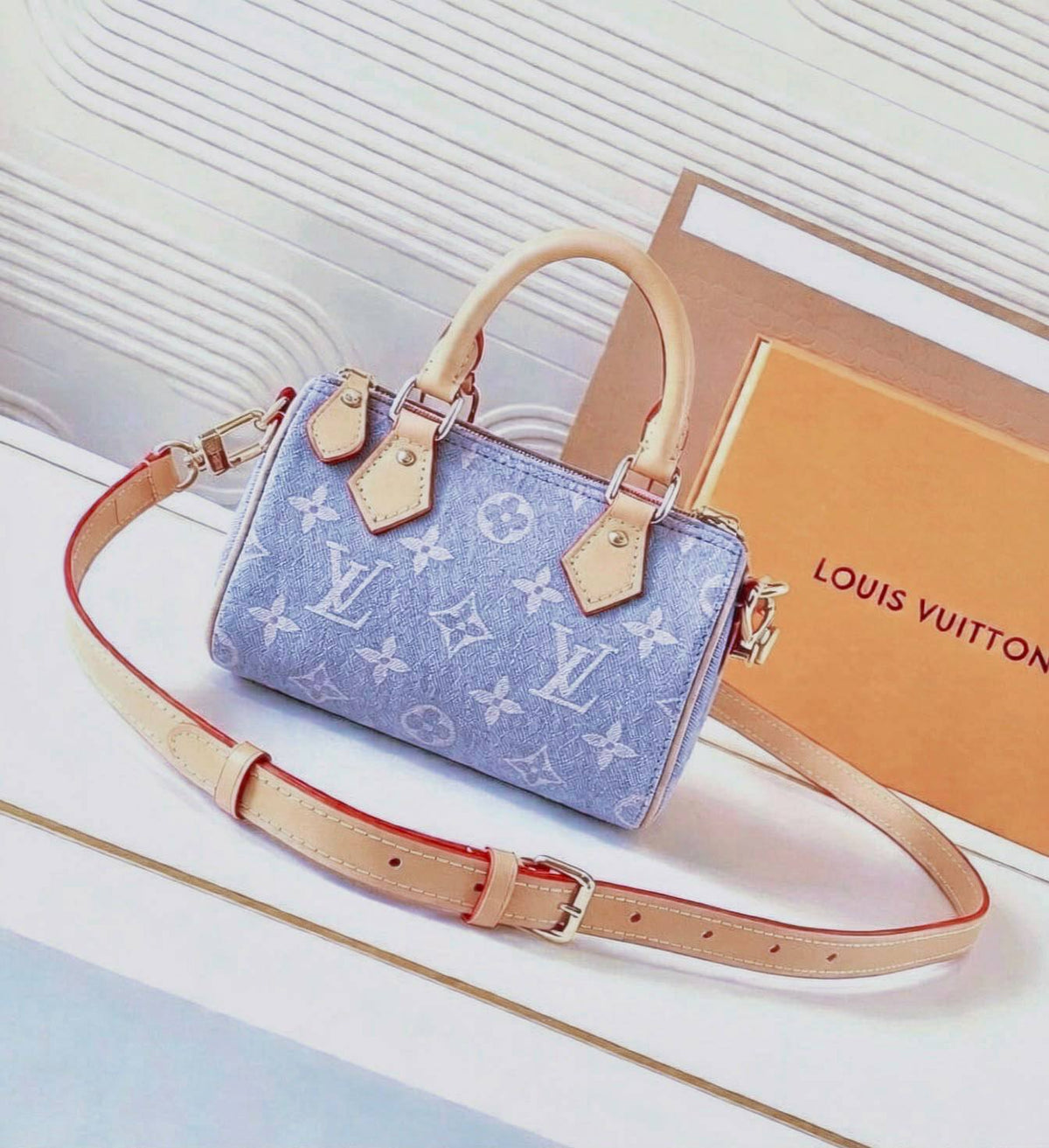 LV 

SPEEDY MINI 
SIZE GOOD QUALITY WITH BOX 
100 dhs🇦🇪🇦🇪

Size:16cm

Zain39
♥️♥️♥️