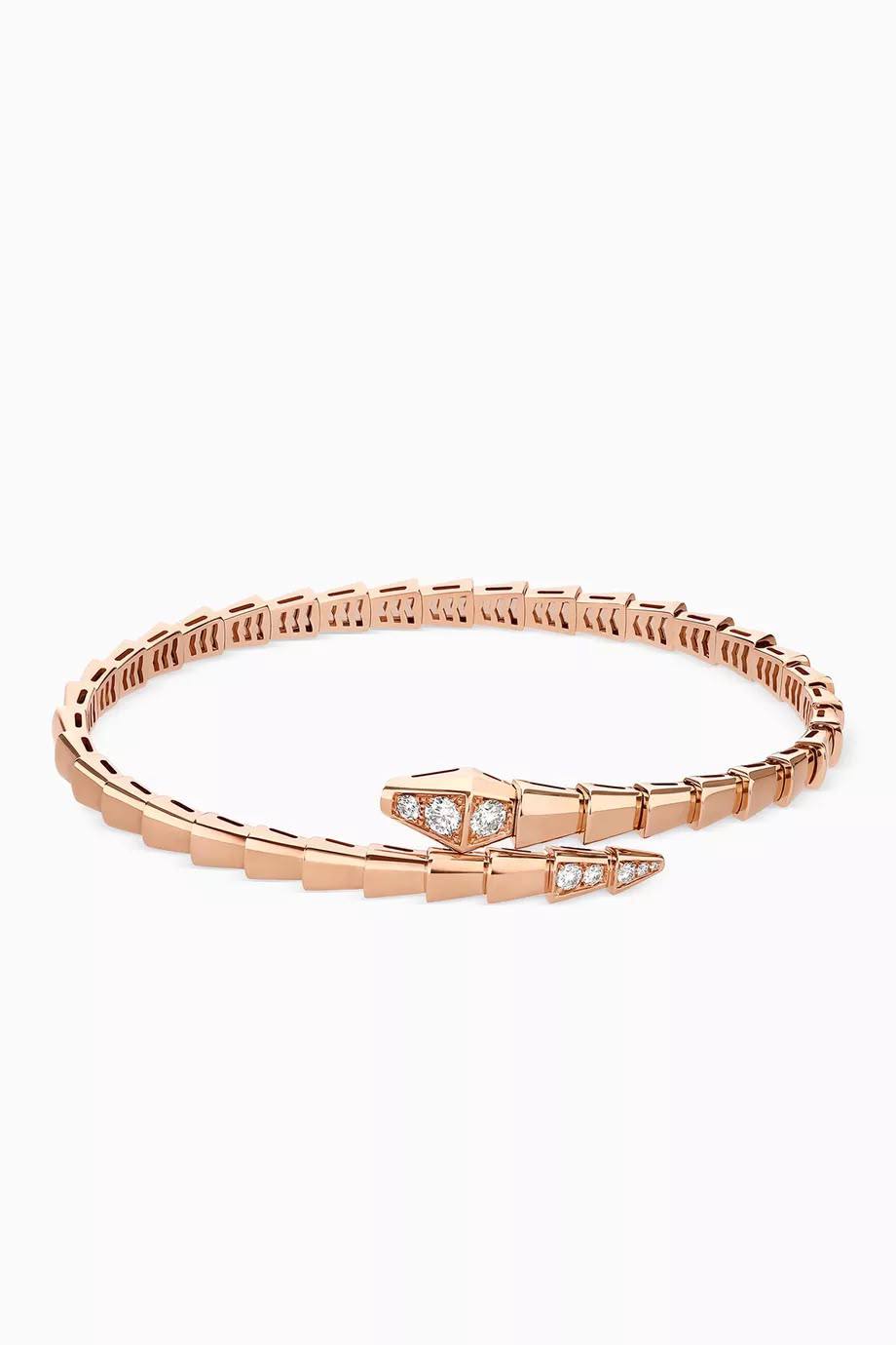 BVLGARI 
Bangle 🦋 
Master quality 💯
With normal boxes 🗃️ 
 85 dhs🇦🇪🇦🇪


With master box 📦 
125 dhs🇦🇪🇦🇪

Zain216
♥️♥️♥️