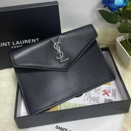 Clutch Bags

60 dhs🗽

with box
🎁🎁🎁

Zain50
♥️♥️♥️