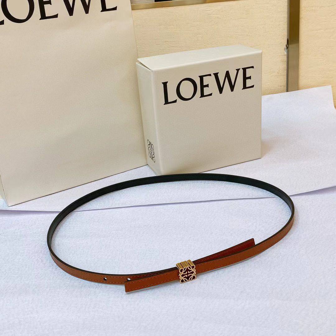 LOEWE
💞*available again*💞
💞*Master Quality*💞
280 dhs🪙🌺

Zain164
♥️♥️♥️