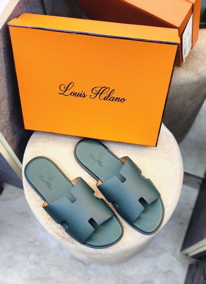 Louis Hilano
 good quality sandals 
with box and paper bag
220 dhs💓
size available 40to46 ( 6to12)

Zain59
♥️♥️♥️