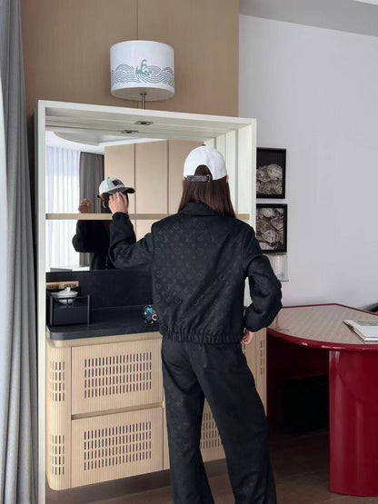 *New collections 💕💕     
280 dhs🪙🌨️
*good  quality  
*Sizes:S M L xl* 
*AVAILABL

Zain231
♥️♥️♥️