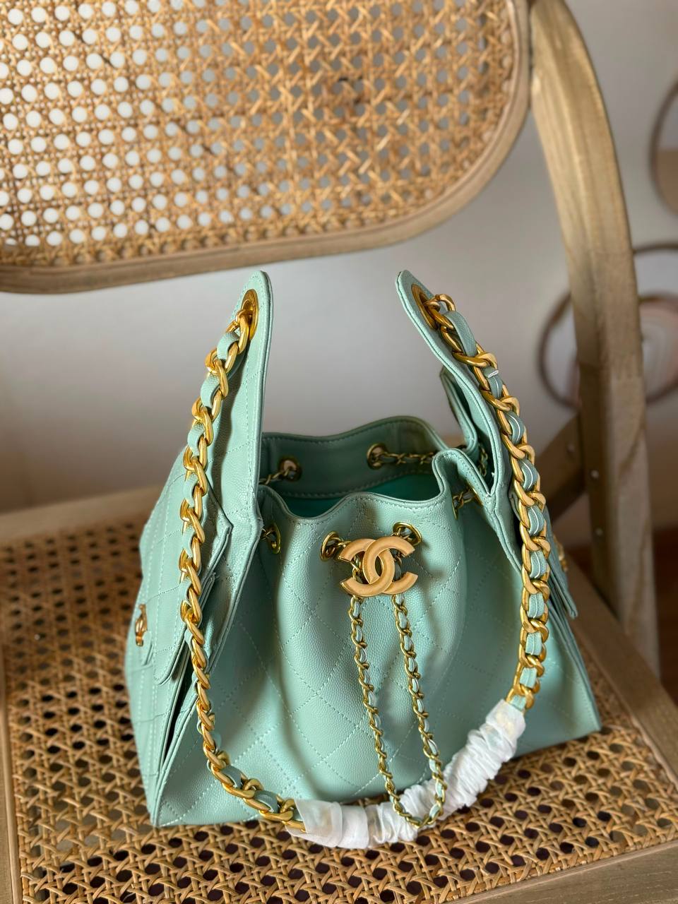 Available again✨✨✨

CHANEL 

22_25cm
360_380😍

*MASTER QUALITY*

With box🎁

Zain167
♥️♥️♥️