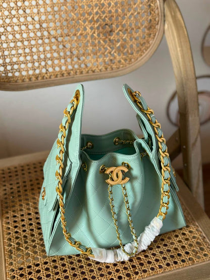 Available again✨✨✨

CHANEL 

22_25cm
360_380😍

*MASTER QUALITY*

With box🎁

Zain167
♥️♥️♥️