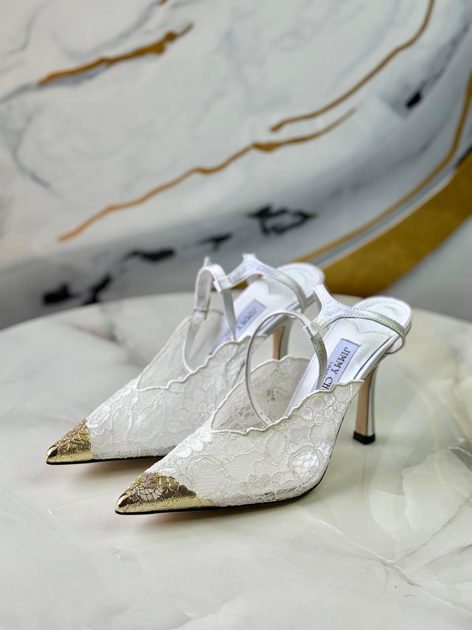 jimmy choo
Super *AAA* *+* Quality 💯 
With original packing🎁🎁
SIZE:36and41
Available now
450 dhs💓

Zain309
♥️♥️♥️