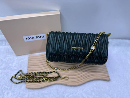 Miu Miu

With box 
🎁🎁🎁

110 dhs🪙🌺

Zain114
♥️♥️♥️