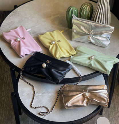 CHANEL ✨
Available original box 📦 
With full packing 🎀🎀
Super high quality 💥💥
For Price 👇 WTSP Text Zain 0568585901

Zain283
♥️♥️♥️