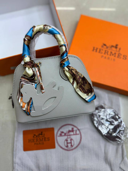 Hermes Bolide 

1⃣️ First quality +🎁

Size: 19 * 14 cm

Withbox
85 dhs🇦🇪🇦🇪

Zain115
♥️♥️♥️