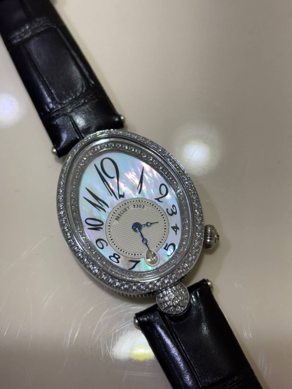 Breguet
350 dhs❤️

Zain108
♥️♥️♥️