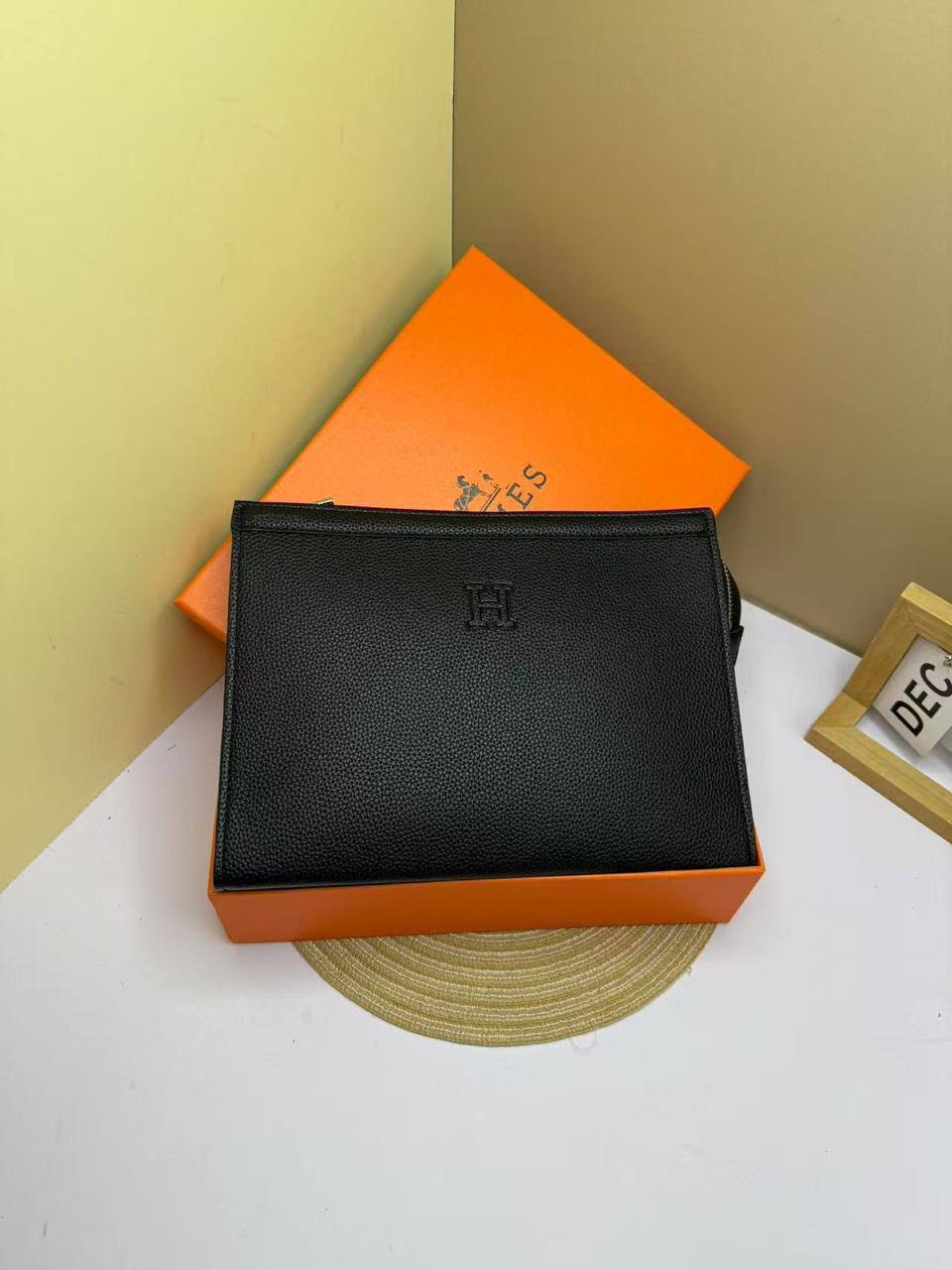 💖 Brand Clutch

1️⃣ First quality +🎁

Size : 28 * 18.5 cm
65 dhs🇦🇪🇦🇪

with box 🎁

Zain115
♥️♥️♥️