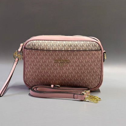 MK 
NEW CAME GOOD QUALITY  
80 dhs❣️
SIZE: 25cm

Zain39
♥️♥️♥️