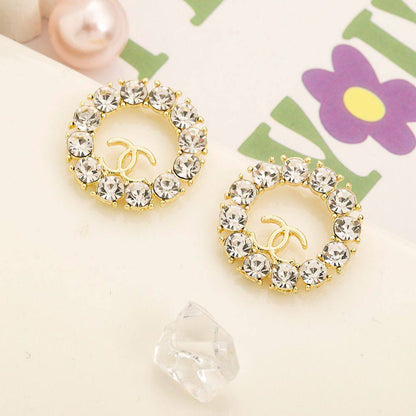 New arrival 

Branded earrings offer price 
20 dhs🪙🌨️
30 dhs🪙🌨️

pc with branded box and paperbag🎁🎁🎁

Zain243
♥️♥️♥️